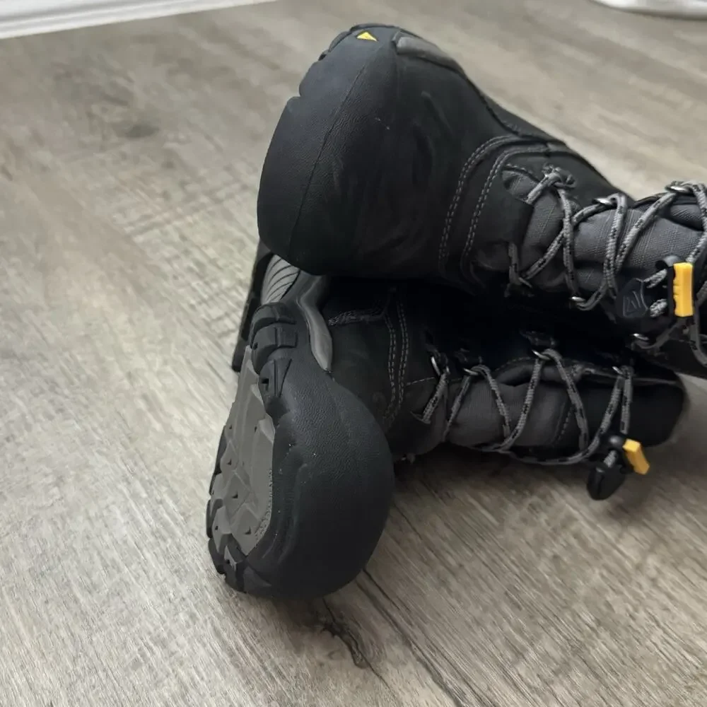 Keen boots youth